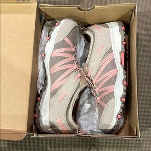 New Memory Foam Women's Tan Sneakers size 9